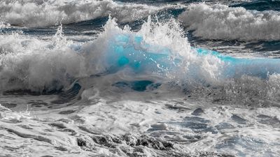 Naturschauspiel Wellen und ihr Wellenspiel